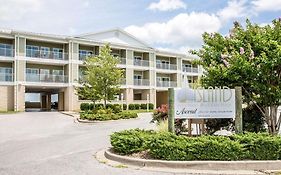 Island Inn & Suites, Ascend Hotel Collection Piney Point 3* United States